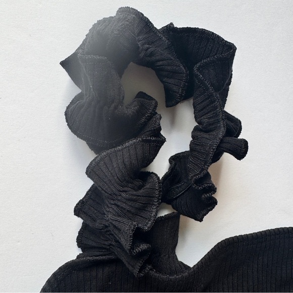 Aritzia Sunday Best Firecracker Tank Cropped Black Ribbed Tank Ruffle Straps M - Picture 9 of 10